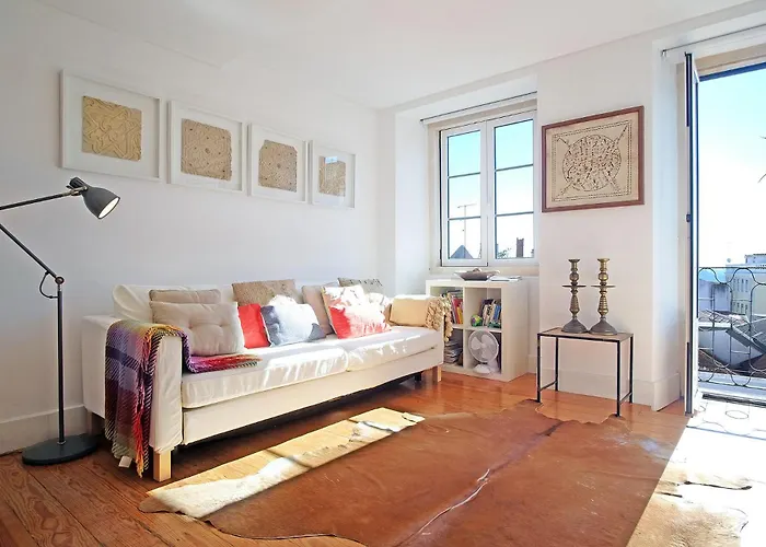 Dpj Comfort & Light In Downtown! With A Stunning View!